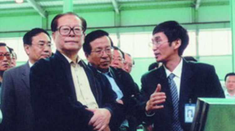 leader-img01